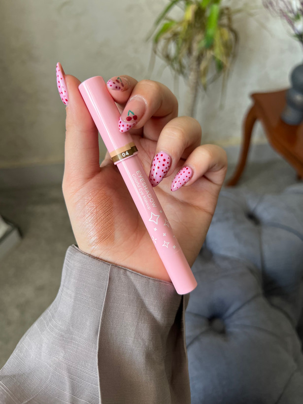 سایه استیکی دراگون👱🏻♀️🥥